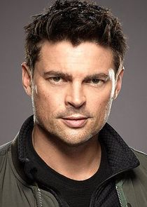 Karl Urban
as Det. John Kennex