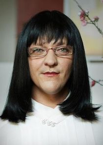 Chris Lilley
as Jen Okazaki