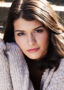 Sofia Black-D'Elia
as Samantha Fink
