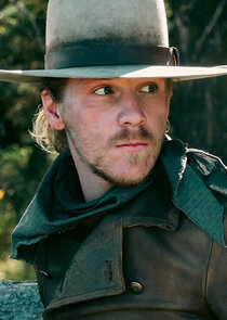 Daniel Webber
as Jesse Evans