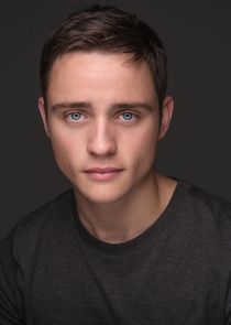 Darren Cahill
as Mick Dennings