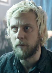 Tadhg Murphy
as Gary