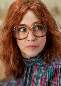 Vera Farmiga
as Barbara Cope