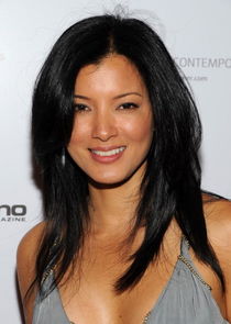 Kelly Hu
as Detective Veronica Jin