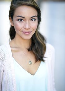 Joanna Sotomura
as Sunny