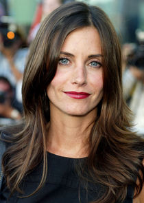 Courteney Cox
as Patricia 