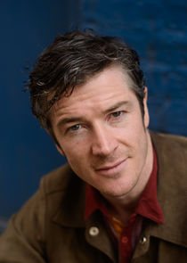 Barry Ward
as Fergal Loftus