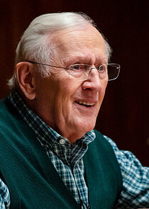 Len Cariou
as Henry Reagan
