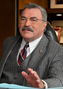 Tom Selleck
as Frank Reagan