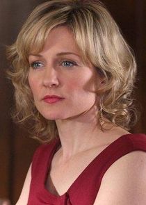 Amy Carlson
as Linda Reagan