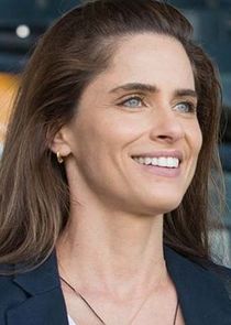 Amanda Peet
as Julia 'Jules' James