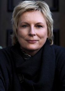 Jennifer Saunders
as Lady Connie Emsworth