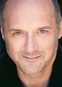 Oliver Becker
as Hank Crawford