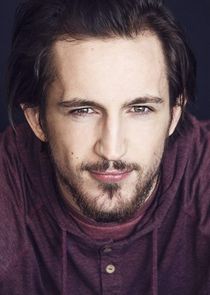 Andrew Chown
as Shane Crawford