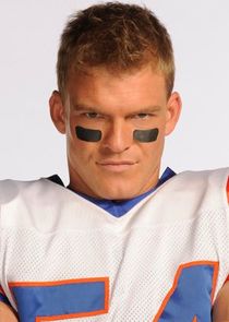 Alan Ritchson
as Thad Castle