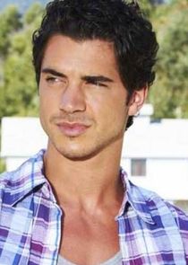 Sam Robertson
as Andrew 