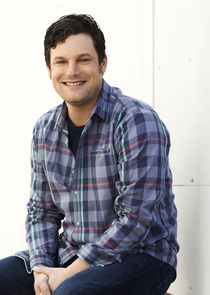 Luka Jones
as Joe Foley