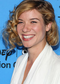 Tessa Ferrer
as Meg Bailey