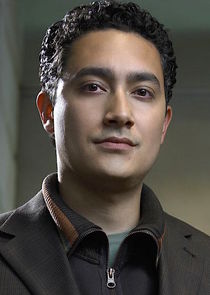 Alessandro Juliani
as Felix Gaeta