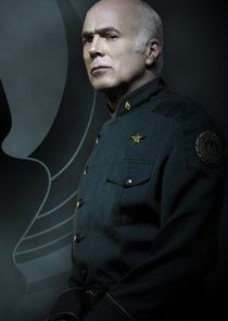 Michael Hogan
as Saul Tigh