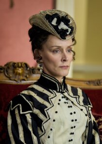 Claude Perron
as Marquise D'Étagnac