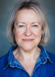 Erika Poole
as Miss Hetty