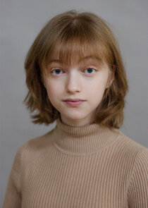 Niamh Moriarty
as Marnie Lloyd