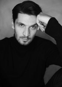 Petar Cvirn
as Stefan Vargic