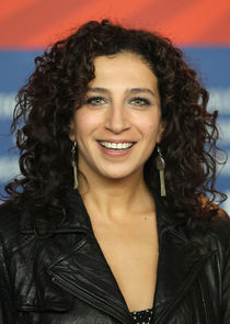 Clara Khoury
as Professor Zubeida Rashid