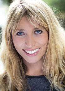 Daisy Haggard
as Janet Campbell