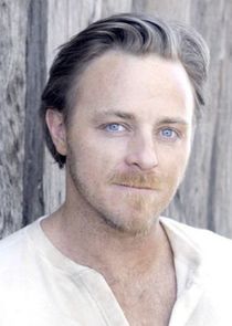 Nathaniel Dean
as Raymond Leary