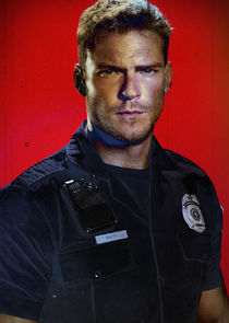 Alan Ritchson
as Arthur Bailey