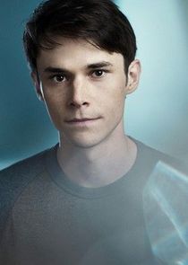 Jonathan Whitesell
as Luke Matthews