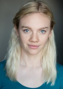 Áine Rose Daly
as Robyn