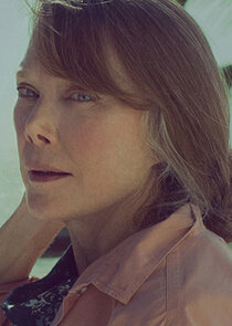 Sissy Spacek
as Sally Rayburn