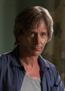 Ben Mendelsohn
as Danny Rayburn