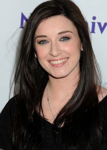 Margo Harshman
as Lisa Rudolph