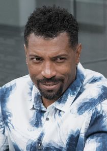 Deon Cole
as Charlie Telphy