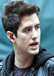 Logan Henderson
as Logan Mitchell