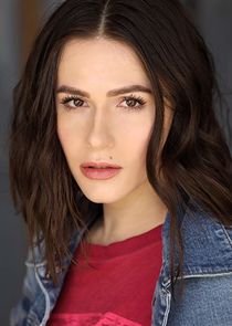 Erin Sanders
as Camille Roberts