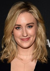Ashley Johnson
as Gwen Tennyson