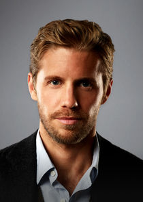 Matt Barr
as Danny McNamara