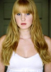 Meagan Smith
as Gwen Tennyson