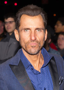 Wass Stevens
as Louie Ross