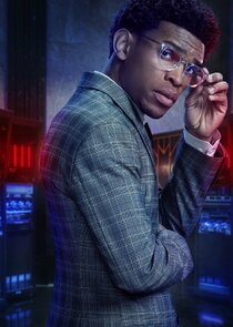 Camrus Johnson
as Luke Fox