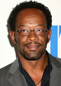 Lennie James
as Lee Kingley