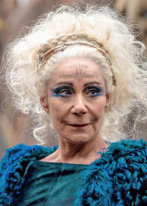 Zoë Wanamaker
as Queen Antedia