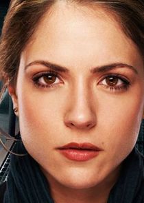 Brooke Nevin
as Julianne Simms