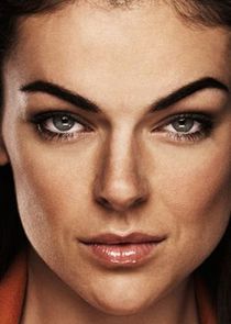 Serinda Swan
as Erica Reed