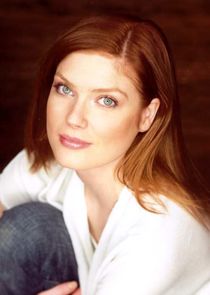 Amy Price-Francis
as Sunny Chandler